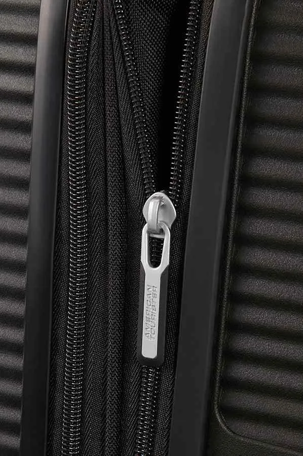 American Tourister Soundbox 67cm Medium Spinner-Expandable | Bass Black
