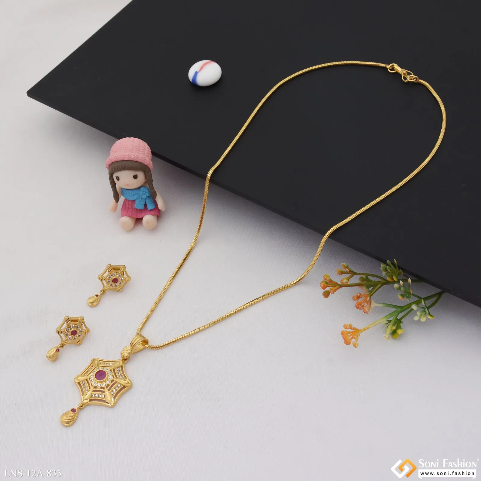 Eye-Catching Design Gold Plated Necklace Set for Ladies - Style A835