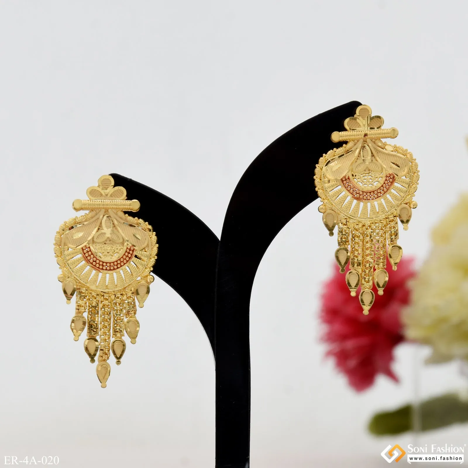 Fashionable Eye-Catching Design Gold Plated Earrings for Ladies - Style A020